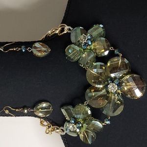 Cryatal Necklace and Earrings Set